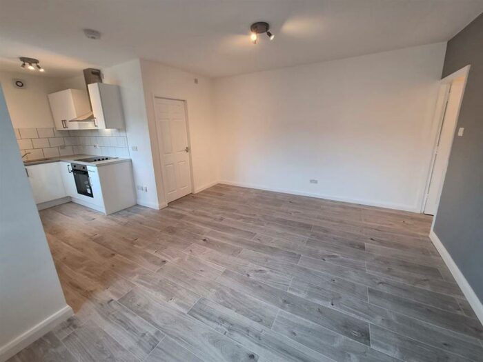 1 Bedroom Apartment To Rent In Skerry Hill, Mansfield, NG18