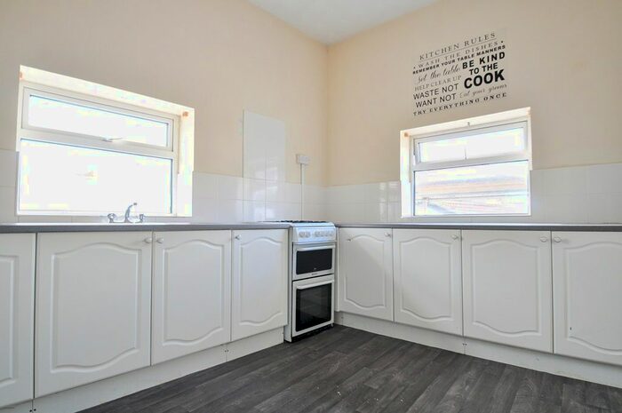 2 Bedroom Flat To Rent In Station Road, Caerleon, Newport, NP18