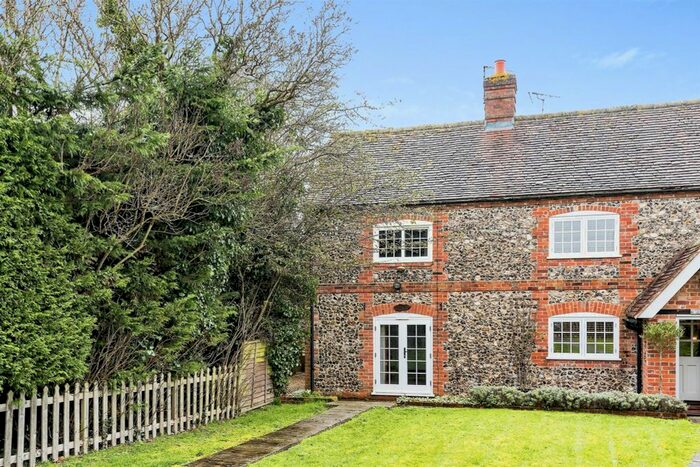 2 Bedroom End Of Terrace House For Sale In Russells Water, Henley-On-Thames, RG9