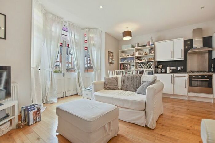 1 Bedroom Flat To Rent In Hillfield Road, London, NW6