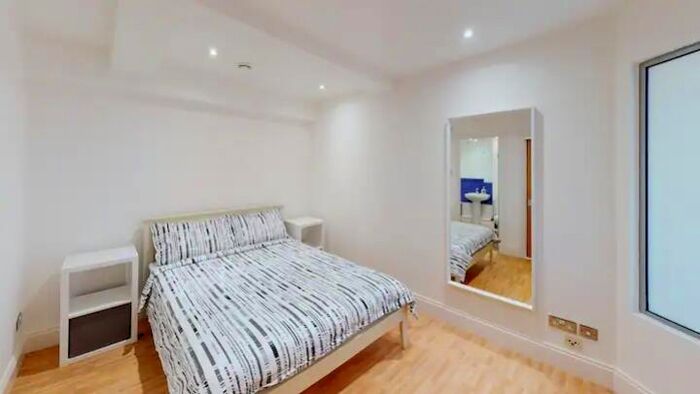 2 Bedroom Terraced House To Rent In Apartment George Street, Nottingham, NG1