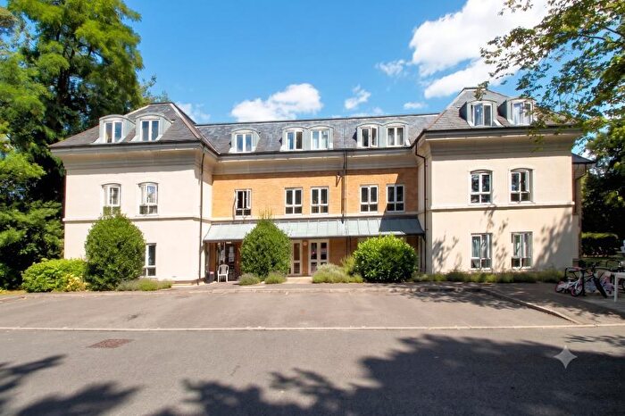2 Bedroom Apartment To Rent In Woking, Surrey, GU22