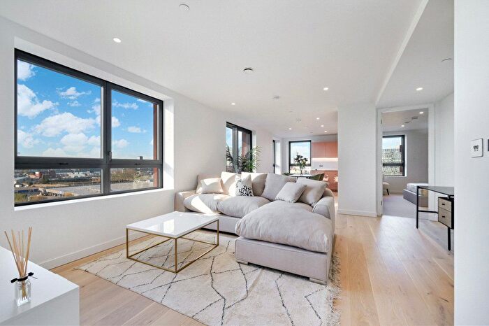 2 Bedroom Flat To Rent In East Parkside, London, SE10