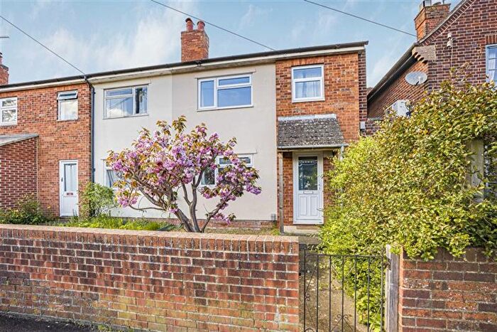3 Bedroom Semi-Detached House To Rent In Magdalen Road, Oxford, OX4