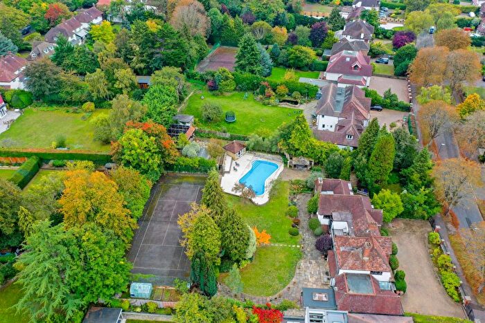 6 Bedroom Detached House For Sale In The Highway, South Sutton, SM2