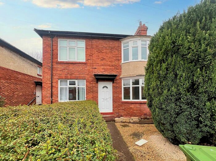 2 Bedroom Flat To Rent In Ferndene Grove, ., Newcastle Upon Tyne, Tyne And Wear, NE7