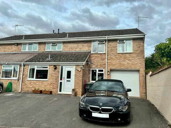 4 Bedroom Semi-Detached House To Rent In Windsor Way, Alderholt, Fordingbridge, SP6