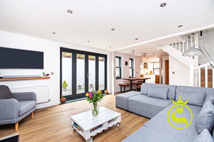 3 Bedroom Detached House For Sale In Richmond Road, Poole, BH14