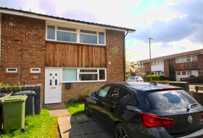 3 Bedroom House To Rent In Grange Road, Guildford, GU2