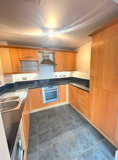 2 Bedroom Apartment To Rent In Gainsborough House, Cassillis Road, Canary Central, Canary Wharf, South Quay, London, E14