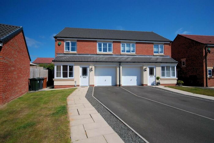 3 Bedroom House To Rent In Dunnock Place, Five Mile Park, Wideopen, NE13