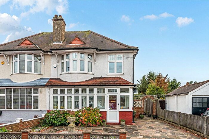 3 Bedroom Detached House For Sale In Bennetts Way, Shirley, Croydon, CR0