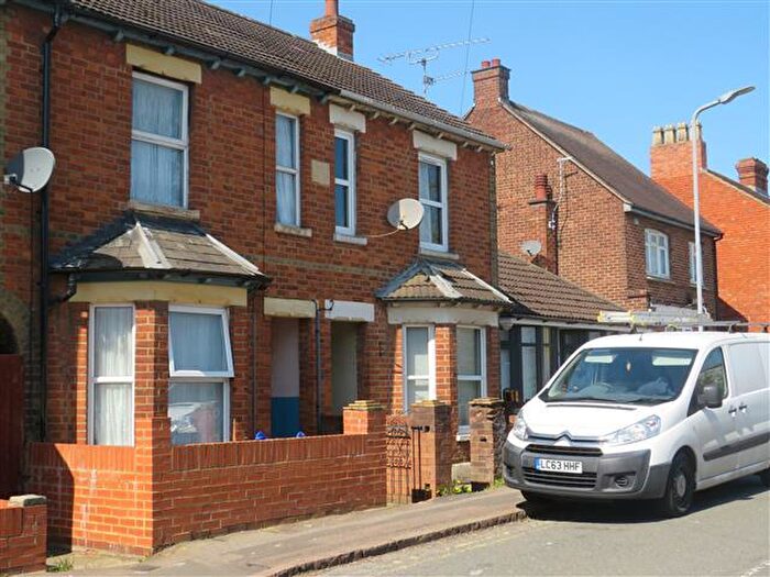 2 Bedroom Town House To Rent In Duncombe Street, Bletchley, Milton Keynes, MK2