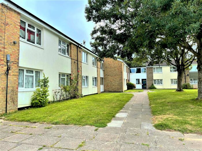 1 Bedroom Flat To Rent In Northway, Gosport, Hampshire, PO13
