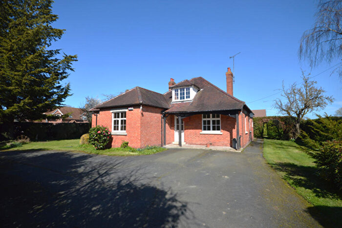 3 Bedroom Detached Bungalow For Sale In Saltash, Kingsland, Leominster, Herefordshire, HR6