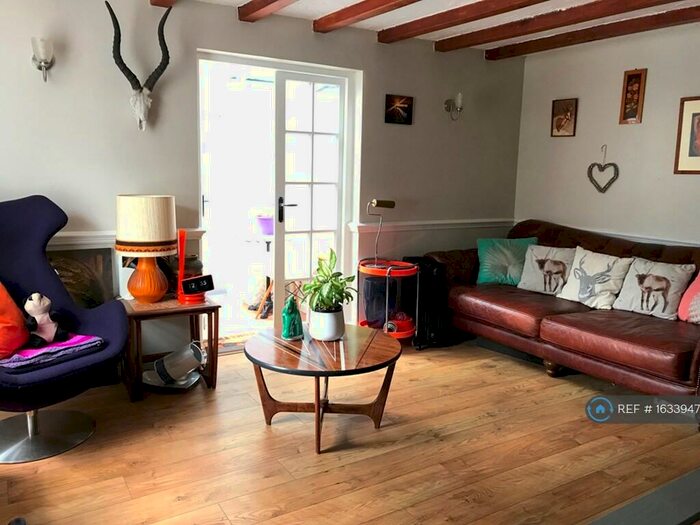 2 Bedroom Detached House To Rent In Fieldings Wharf, Droylsden, Manchester, M43