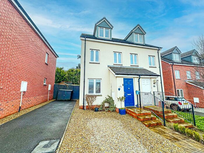 3 Bedroom Town House For Sale In Desmond Rochford Way, Bishops Hull, Taunton, TA1