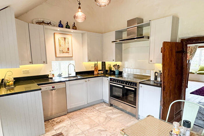 5 Bedroom Detached House For Sale In Stadhampton, Oxfordshire, OX44