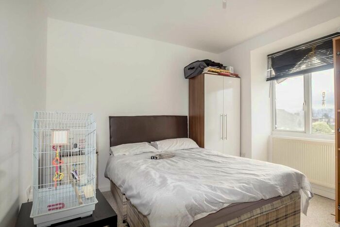 1 Bedroom Flat To Rent In Heath Road, Twickenham, TW1