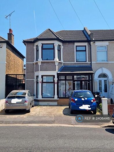 5 Bedroom Semi-Detached House To Rent In Blythswood Road, Ilford, IG3