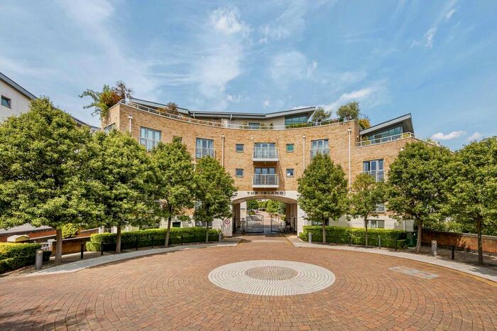 2 Bedroom Flat To Rent In The Island, Brentford, TW8
