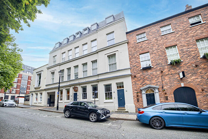 2 Bedroom Apartment For Sale In St Pauls House, St. Pauls Square, Jewellery Quarter, Birmingham, B3