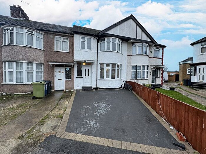 3 Bedroom Terraced House For Sale In Rose Gardens, Southall, UB1