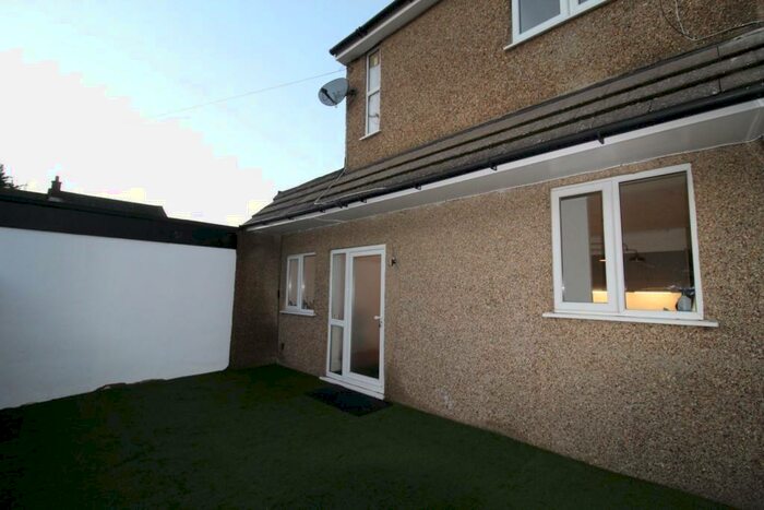 2 Bedroom Terraced House To Rent In High Street, Stanstead Abbotts, SG12