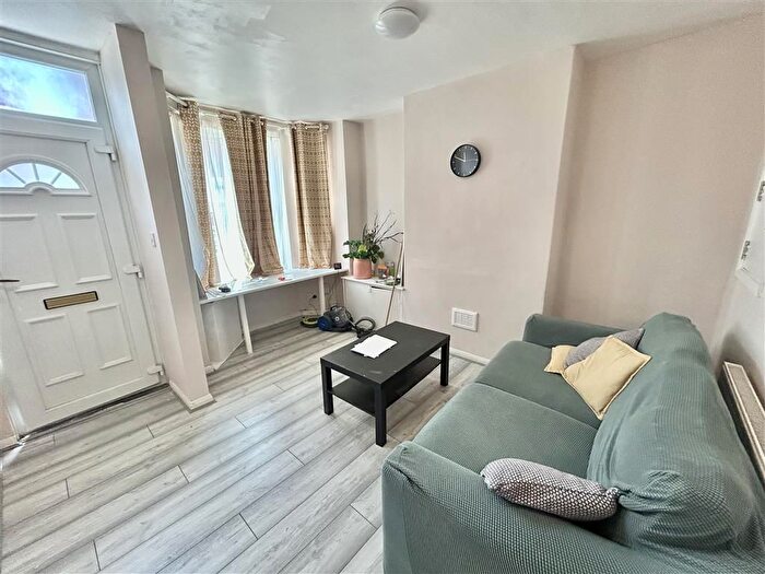 2 Bedroom Property To Rent In Cecil Street, Nottingham, NG7