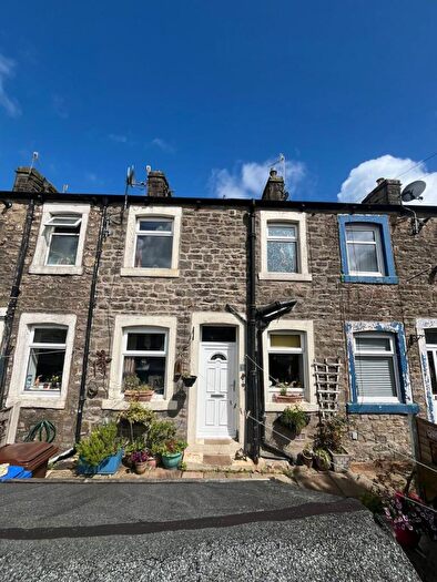 1 Bedroom Terraced House For Sale In Back Commercial Street, Barnoldswick, Lancashire, BB18