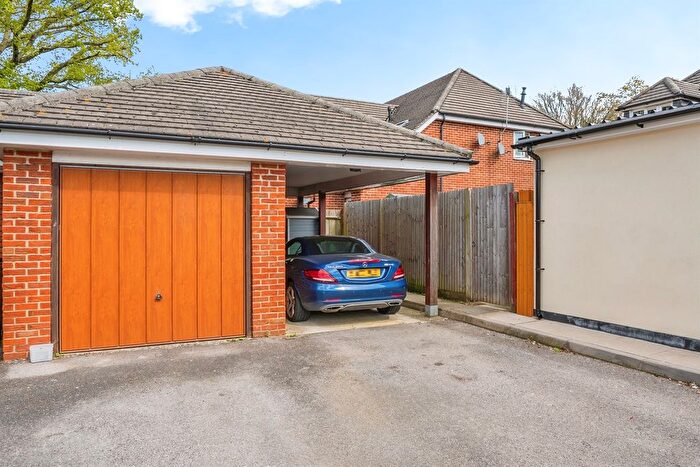 3 Bedroom Semi Detached House For Sale In Hamilton Close, Waterlooville, PO8