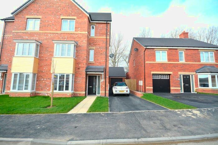3 Bedroom Town House To Rent In Littlewood Close, Browney, DH7
