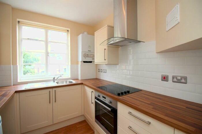 2 Bedroom Flat To Rent In Cambridge Road, Hitchin, SG4