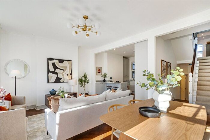 3 Bedroom Apartment For Sale In Wakehurst Road, SW11