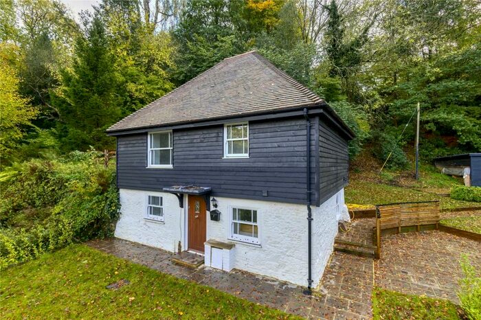 2 Bedroom Detached House For Sale In Godalming, Surrey, GU7