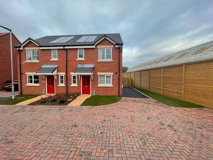 3 Bedroom Semi-Detached House To Rent In Chain Gardens, Wolverhampton WV2