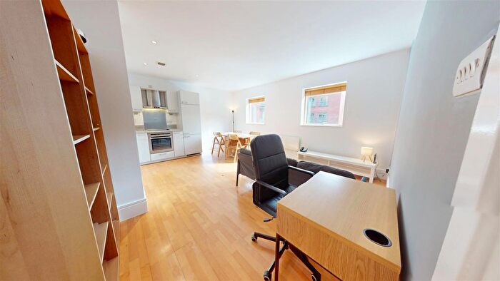 1 Bedroom Flat To Rent In Lockes Yard, Great Marlborough Street, Manchester, M1