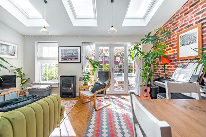 4 Bedroom Detached House For Sale In Newmarket Close, North Gosforth, Newcastle Upon Tyne, NE13