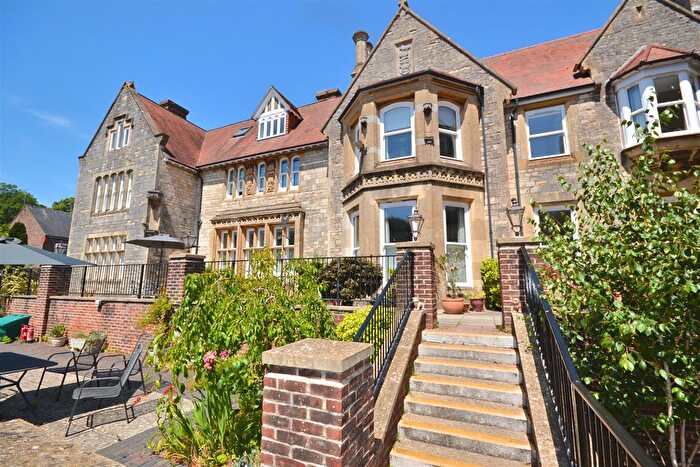 2 Bedroom Flat For Sale In Somerleigh Road, Dorchester, DT1