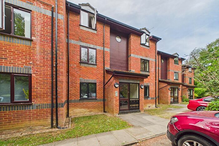 1 Bedroom Flat For Sale In Wayland Close, Bracknell, Berkshire, RG12