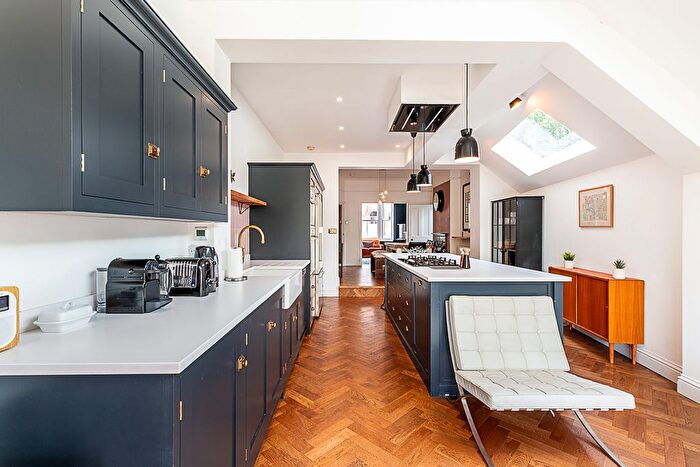 4 Bedroom Town House To Rent In Kinsale Road, London, SE15