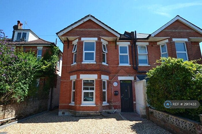2 Bedroom Flat To Rent In Fortescue Road, Bournemouth, BH3