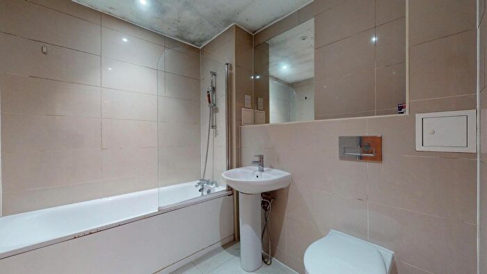 1 Bedroom Flat To Rent In Headstone Road, Harrow, HA1
