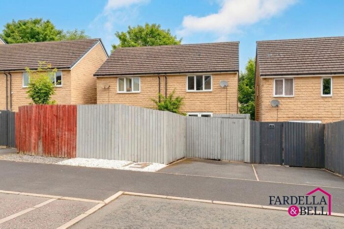 2 Bedroom Semi-Detached House For Sale In Tarren Grove, Burnley, BB11