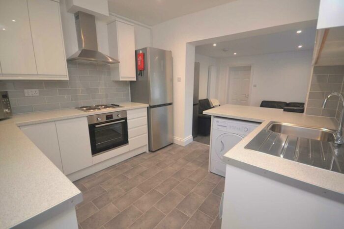 5 Bedroom Semi-Detached House To Rent In Crescent Road, Reading, RG1