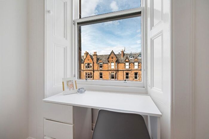 4 Bedroom Flat To Rent In Warrender Park Road, Edinburgh, EH9