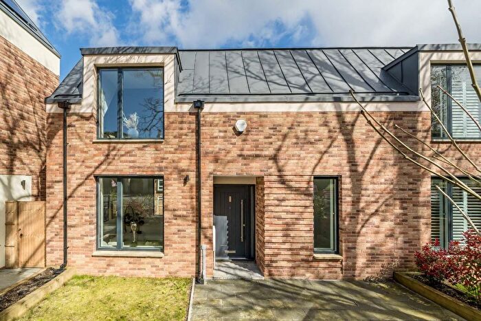 3 Bedroom Property For Sale In Beulah Hill, London, SE19