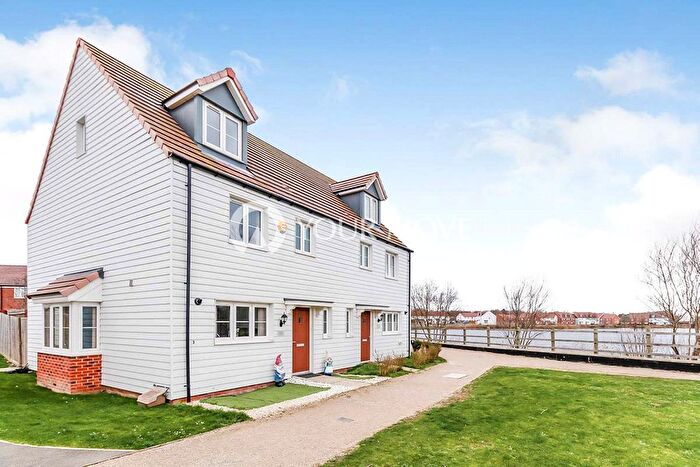 4 Bedroom Semi-Detached House To Rent In Dartford, Kent, DA1