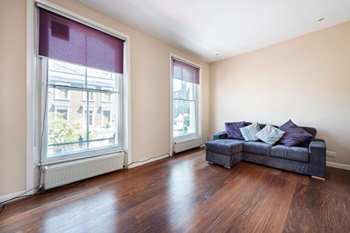 1 Bedroom Flat To Rent In Arundel Square, Islington, N1
