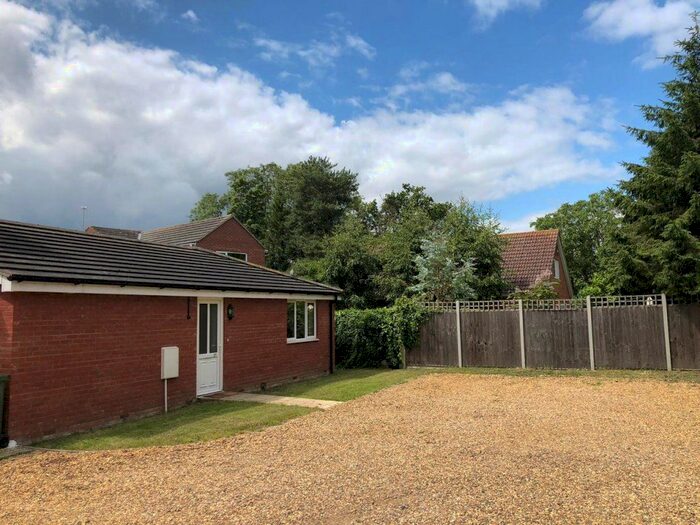2 Bedroom Bungalow To Rent In Lingwood Gardens, Lingwood, Norwich, NR13